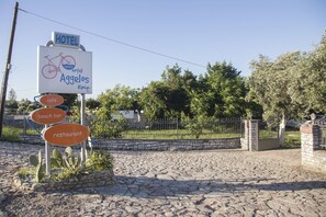 Interior entrance - Aggelos Hotel (Messini)