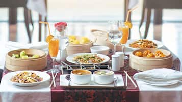 Daily buffet breakfast (INR 800 per person)