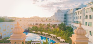 Hot springs - Radisson Blu Udaipur Palace Resort & Spa (Udaipur)