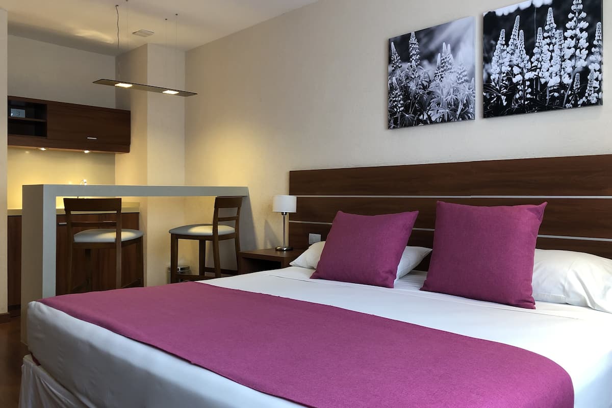 superior double room | minibar, in-room safe, desk, blackout curtains