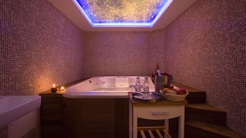 Bồn tắm spa trong nhà