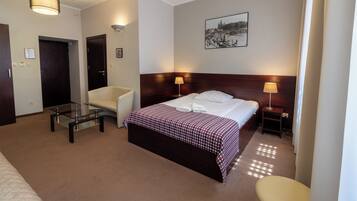 Hypo-allergenic bedding, pillow-top beds, desk, free WiFi