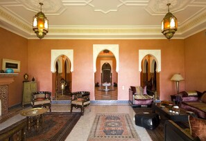Lobby lounge - Dar Kantzaro (Marrakech)