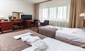 Double or Twin Room | In-room safe, desk, iron/ironing board, free cots/infant beds