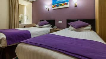 Standard Twin Room | Desk, iron/ironing board, free WiFi, bed sheets