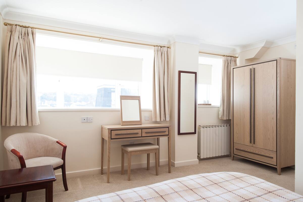 Standard Double Room | Desk, iron/ironing board (on request), WiFi (free), bed sheets
