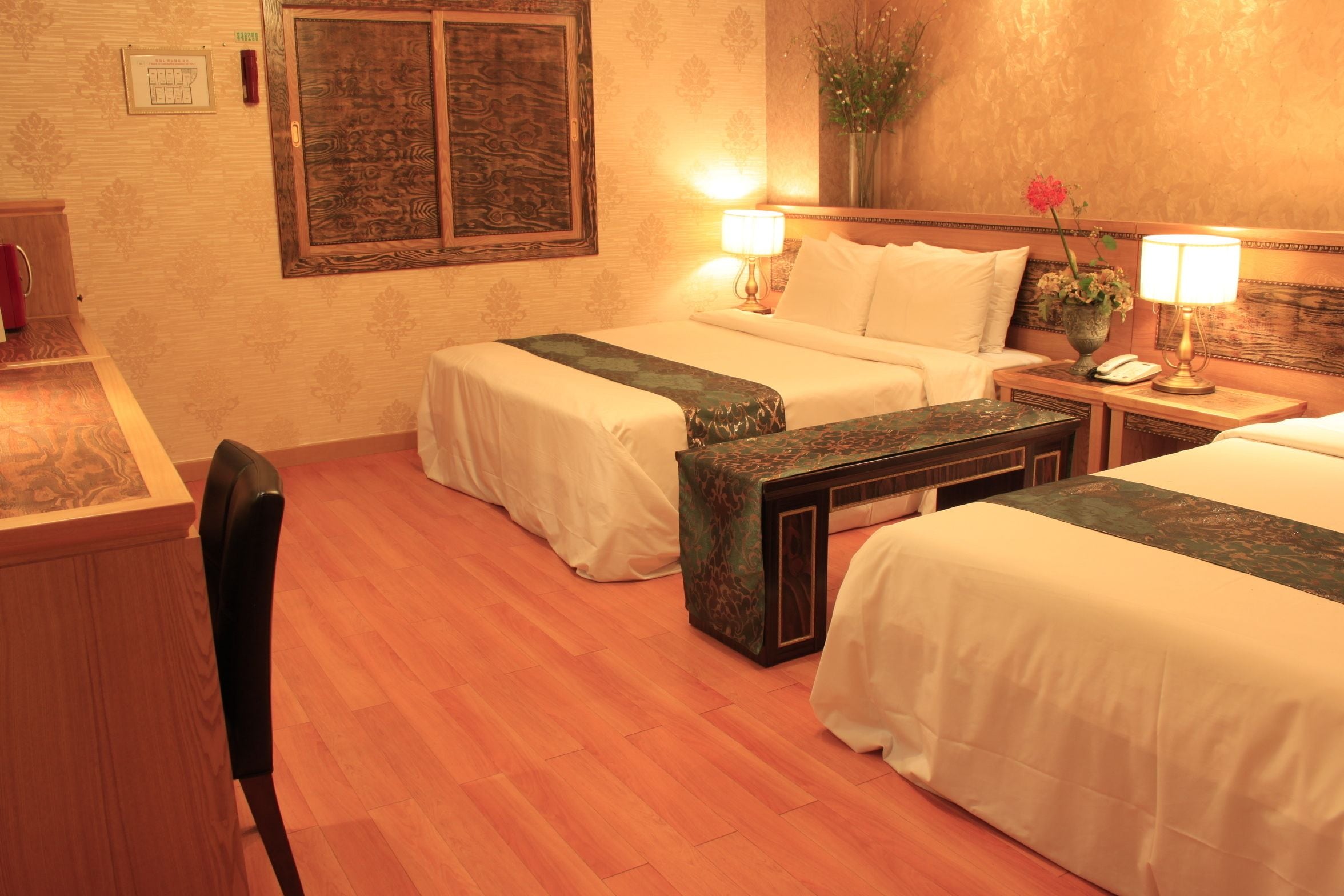 deluxe twin room | premium bedding, in-room safe, desk, laptop workspace