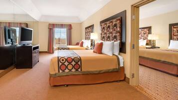 Habitación, varias camas, refrigerador | Ropa de cama de alta calidad y caja de seguridad en la habitación