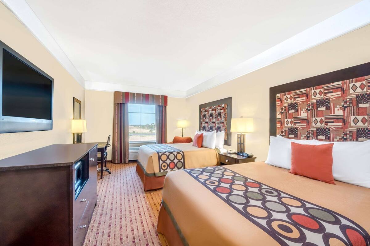 Premium bedding, in-room safe, desk, soundproofing