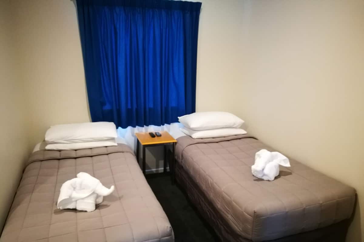 Suite estándar, 2 habitaciones, no fumadores, cocina | 1 dormitorio, cortinas opacas, sistema de insonorización