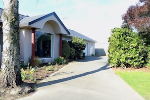 Exterior - Airport Birches Motel (Christchurch)