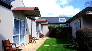 Courtyard - Airport Birches Motel (Christchurch)