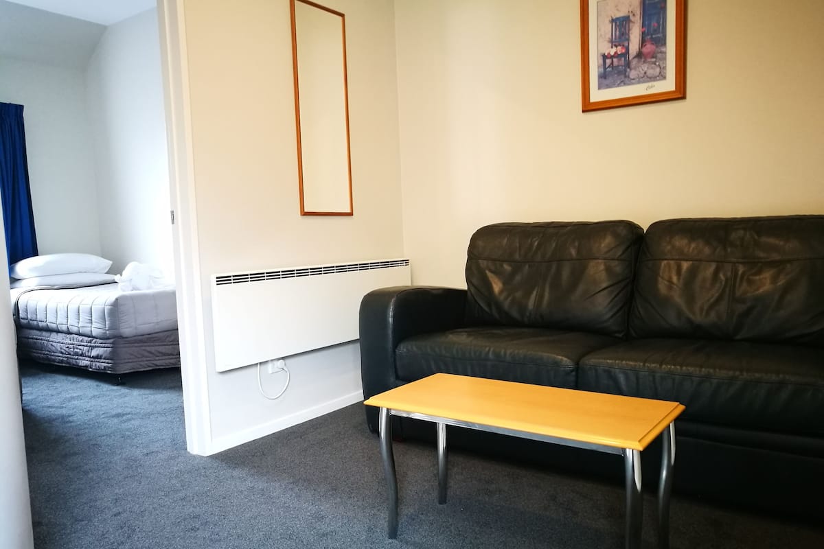 Suite estándar, 2 habitaciones, no fumadores, cocina | 1 dormitorio, cortinas opacas, sistema de insonorización