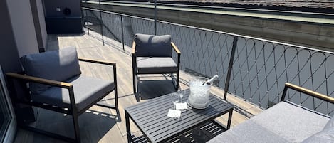 Apartment (Apartment Suite) | Terrace/patio