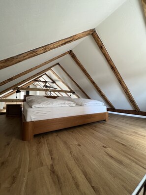 Íbúð (Apartment Suite) | Ofnæmisprófaður sængurfatnaður, sérhannaðar innréttingar