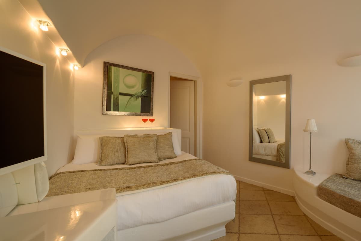 Suite (Pearl) | 1 slaapkamer, luxe beddengoed, een kluis op de kamer, een bureau