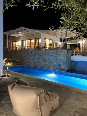 Outdoor pool - Achlada - Mourtzanakis Residence (Malevizi)