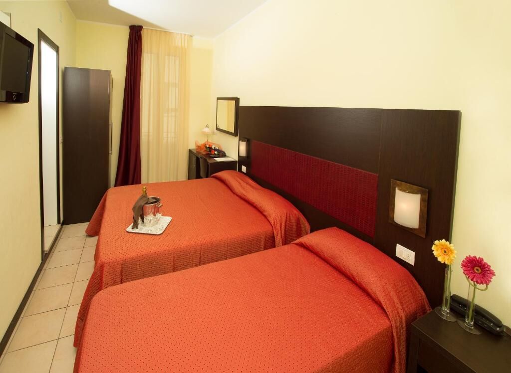 triple room, 1 bedroom | premium bedding, down duvets, in-room safe, desk