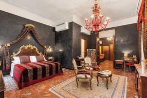 小型套房 (Diamond) | 防过敏的被褥、迷你吧、客房内保险箱、办公桌