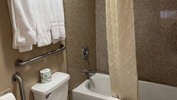 Suite, 2 Queen Beds, Non Smoking | Bathroom