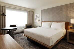 Premium bedding, in-room safe, individually furnished, desk - Sheraton Augusta Hotel (Augusta)