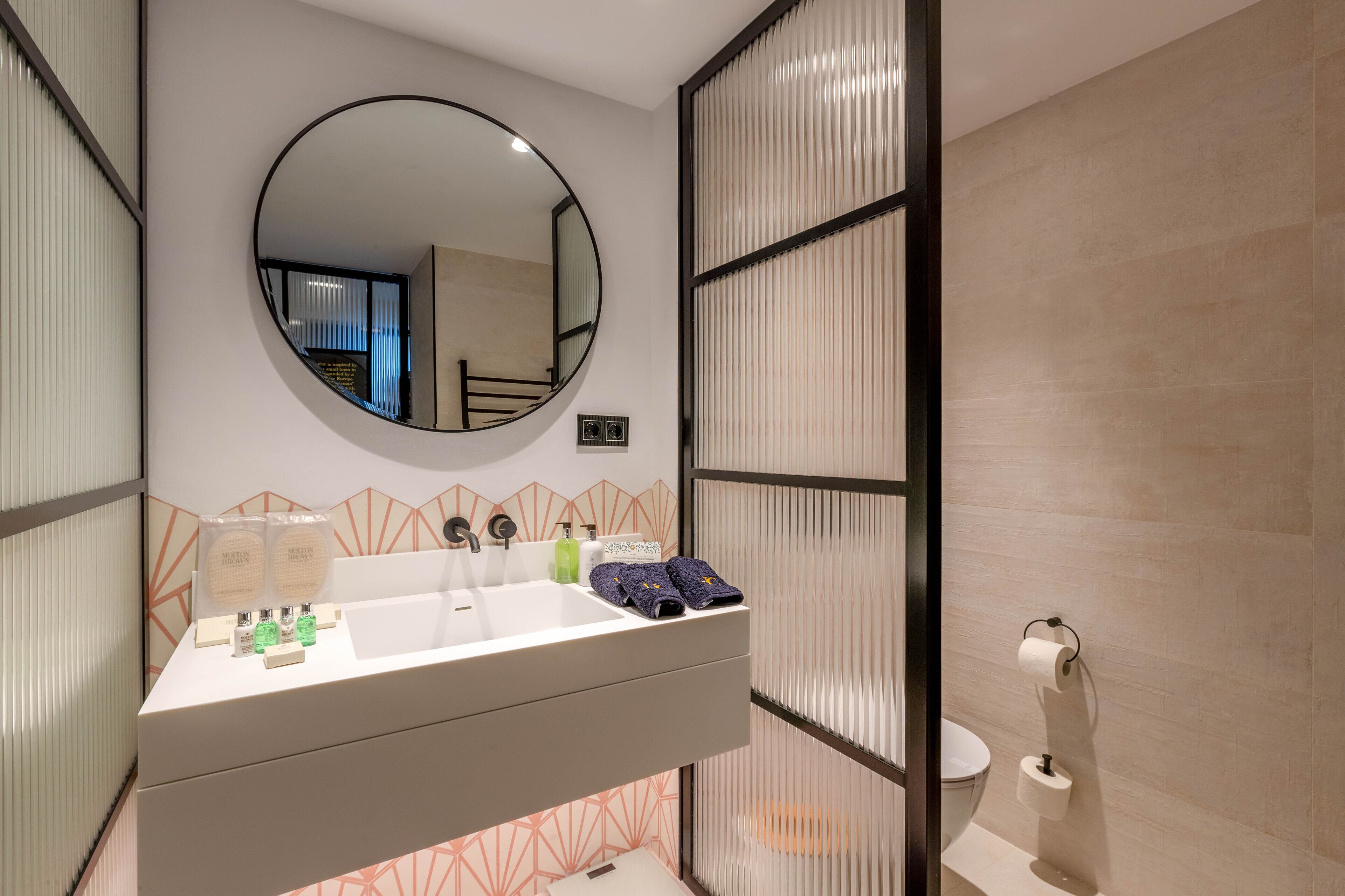 superior double room, 1 king bed, non smoking | bathroom | shower, rainfall showerhead, designer toiletries, hair dryer