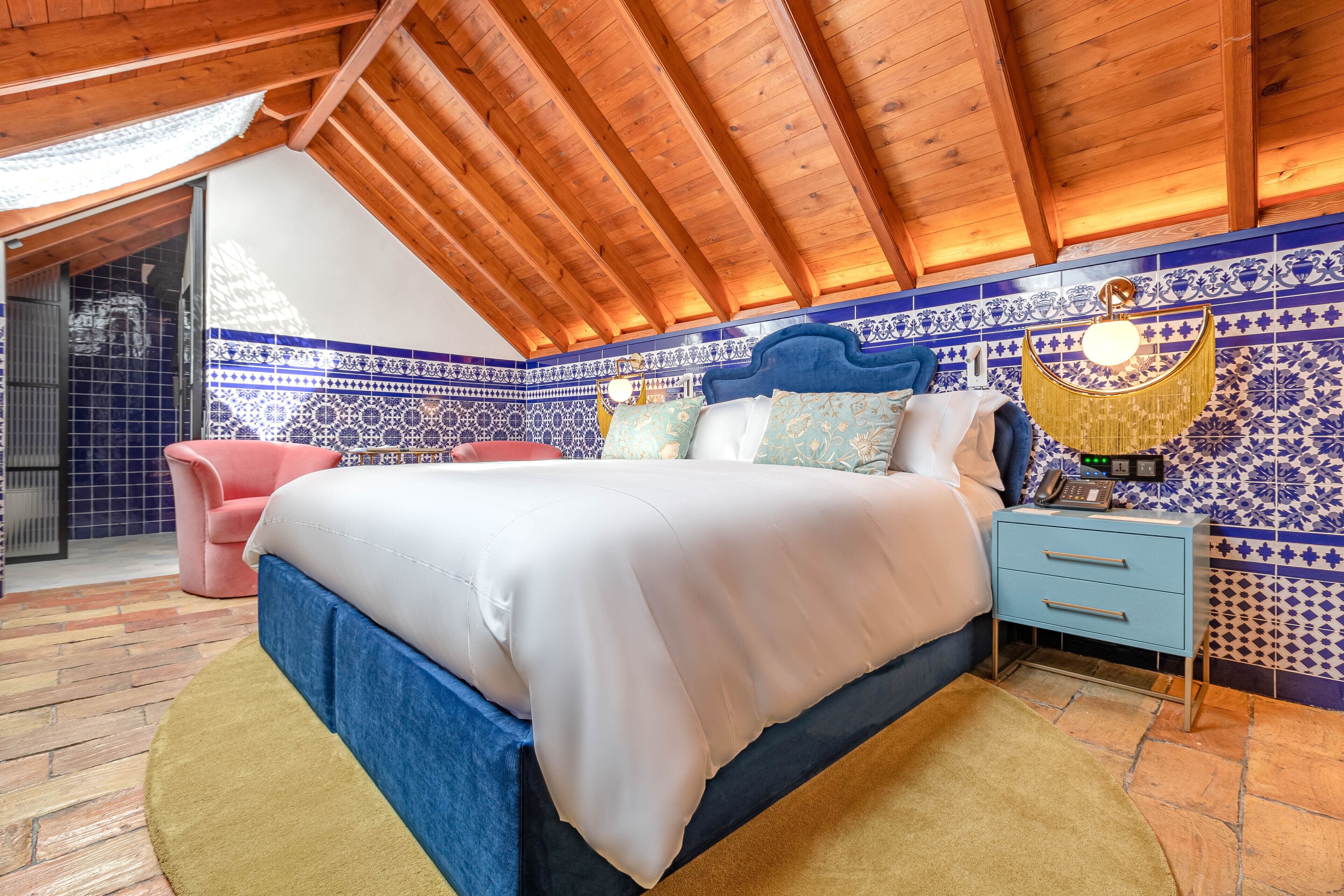 deluxe double room, 1 king bed, non smoking | 1 bedroom, egyptian cotton sheets, premium bedding, down duvets