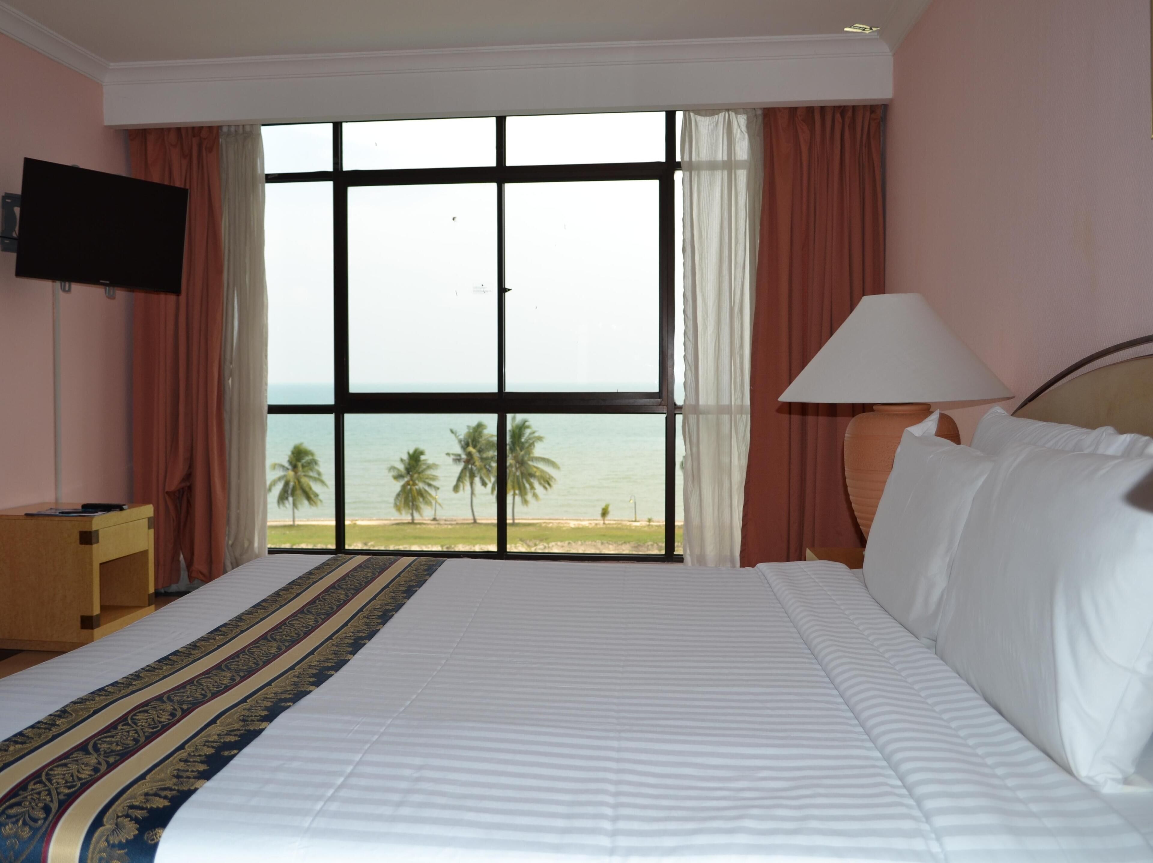 Signature Suite, 1 King Bed, Non Smoking, Sea View
