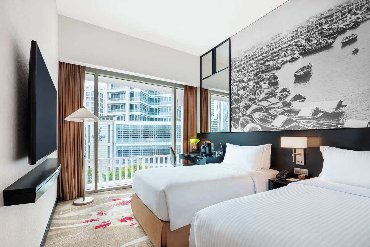 Superior Room, 2 Twin Beds | Minibar (free items), in-room safe, desk