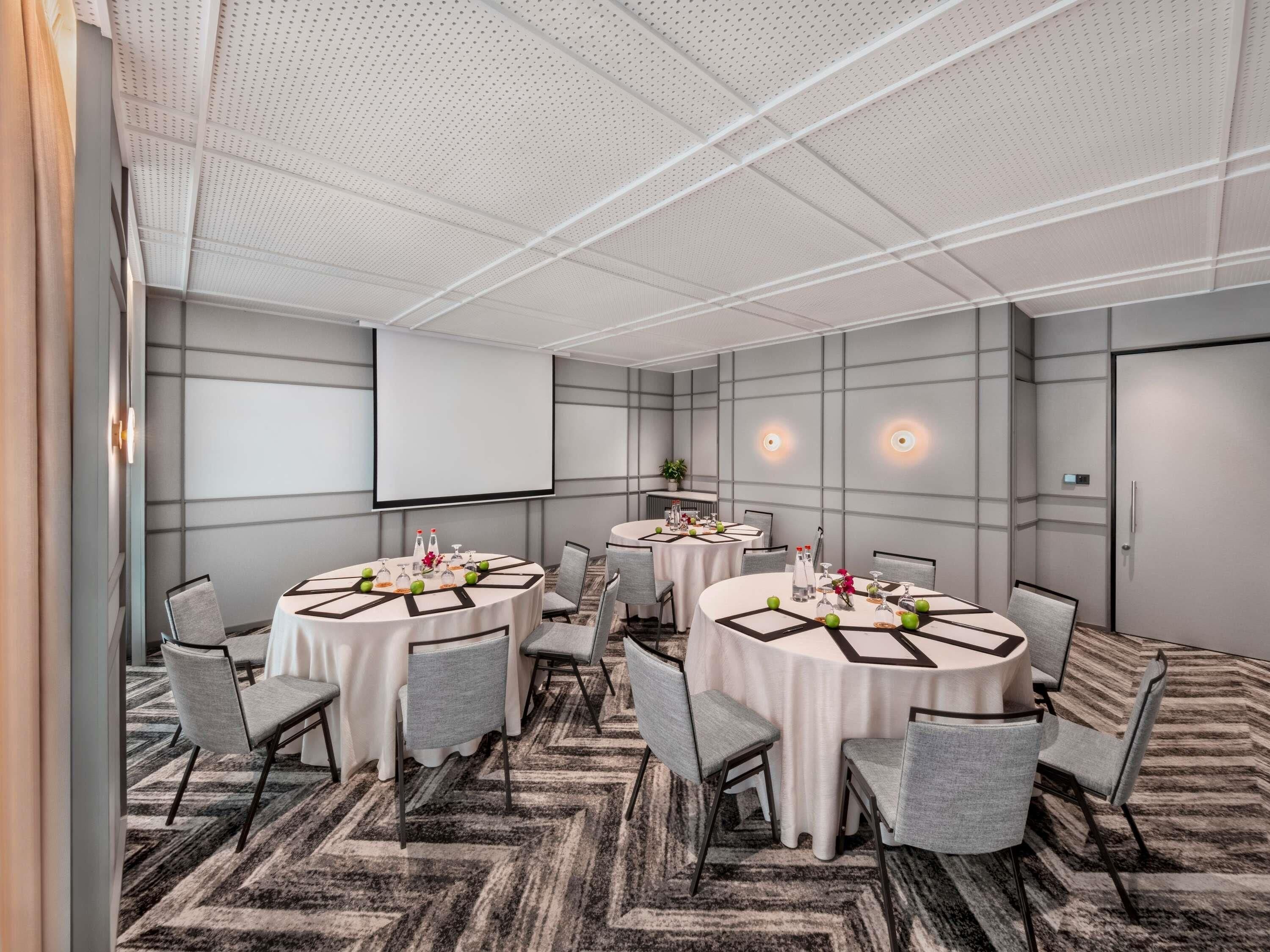 Meeting facility