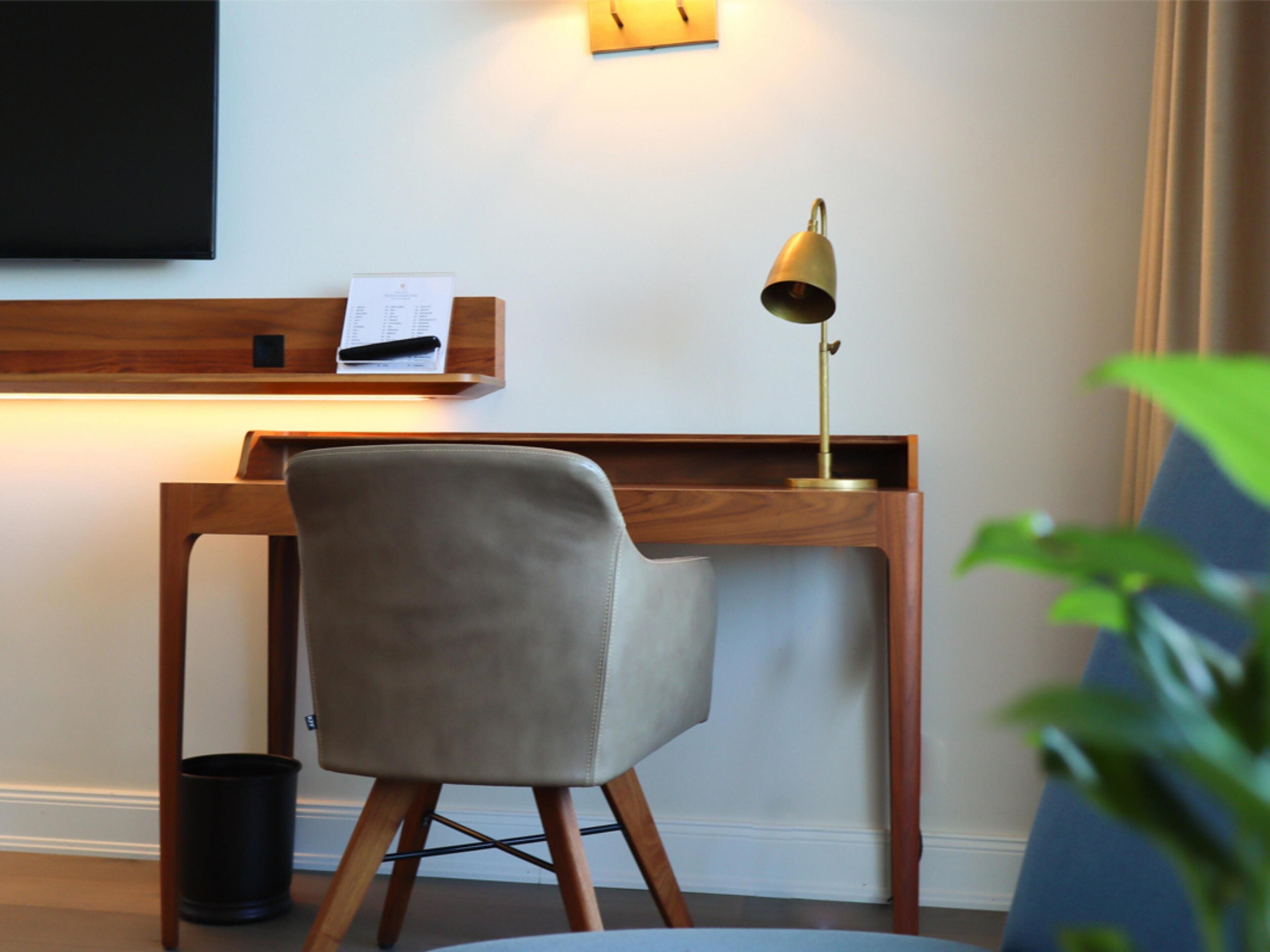 junior suite with sea view (5th-9th floor) | living area | lcd tv