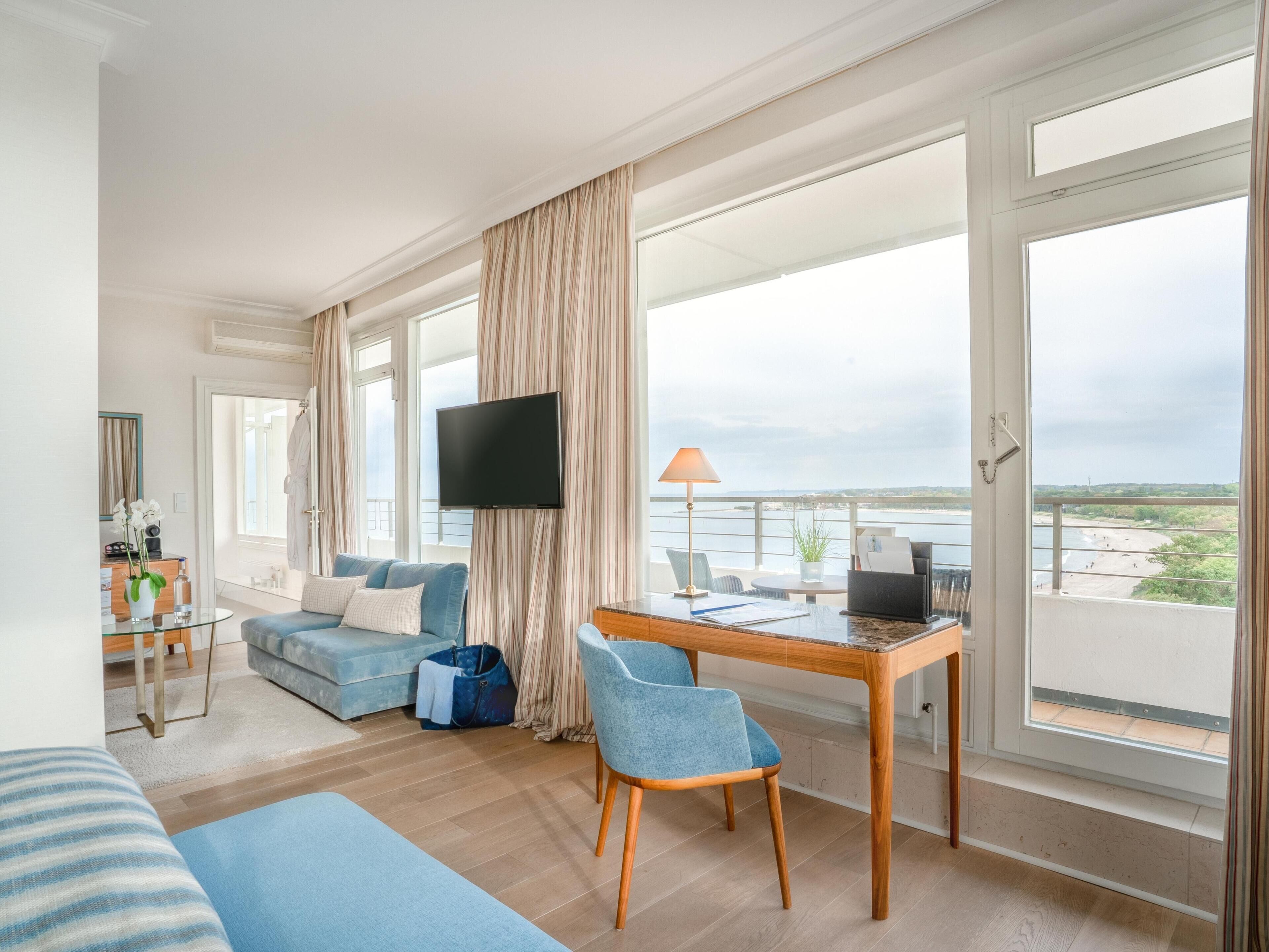 junior suite panoramic with side sea view | 1 bedroom, down duvets, minibar, in-room safe