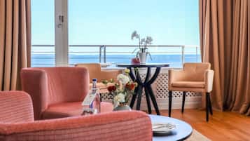 Penthouse Suite mit Meerblick - Niendorf | 1 ๊ฐ์ ์นจ์ค, ์ค๋ฆฌ/๊ฑฐ์ํธ ์ด๋ถ, ๋ฏธ๋๋ฐ, ๊ฐ์ค ๋ด ๊ธ๊ณ