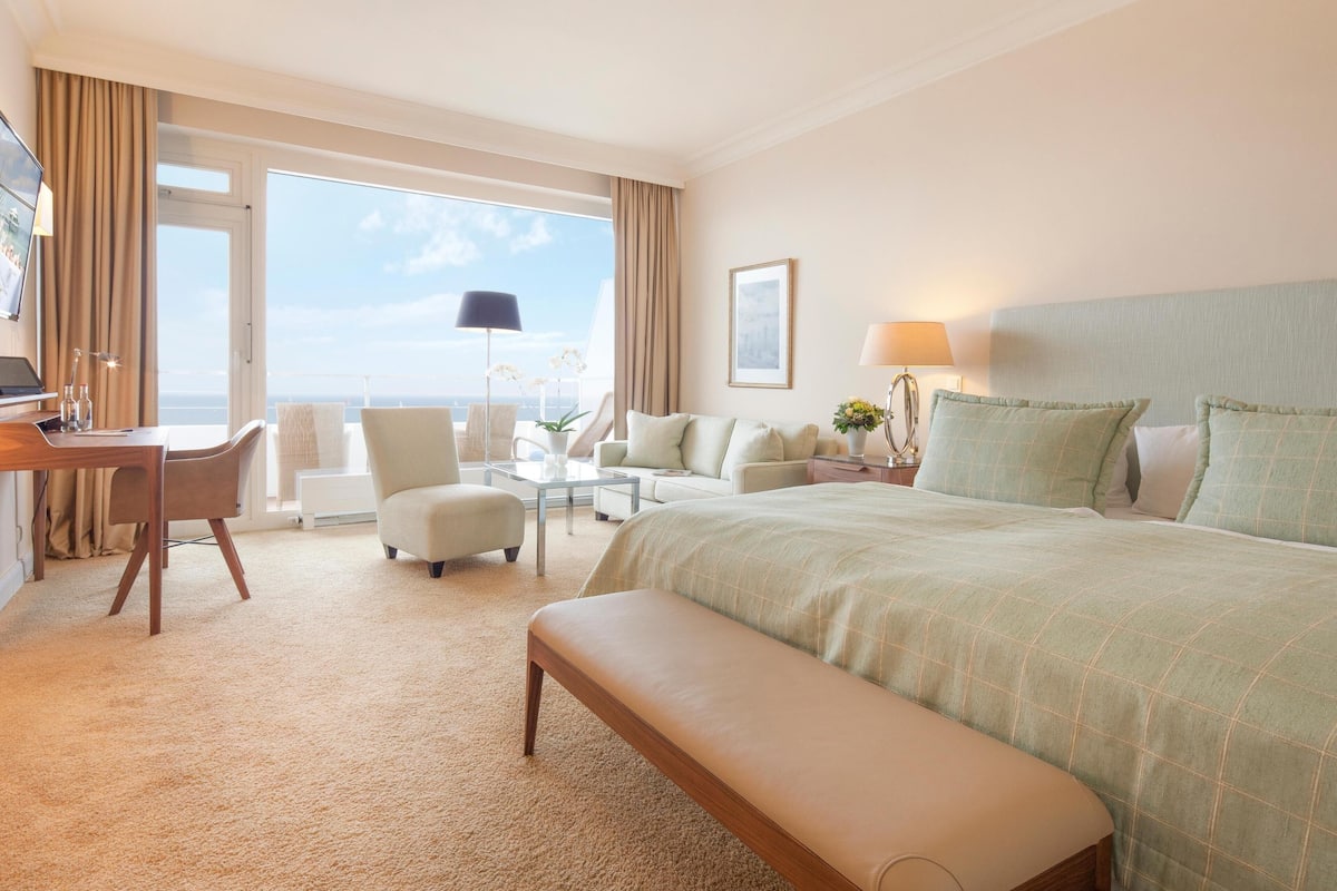 Deluxe Double Room, Sea View | 1 bedroom, down comforters, minibar, in-room safe
