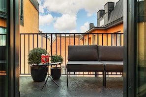 Premium bedding, pillow-top beds, in-room safe, individually decorated