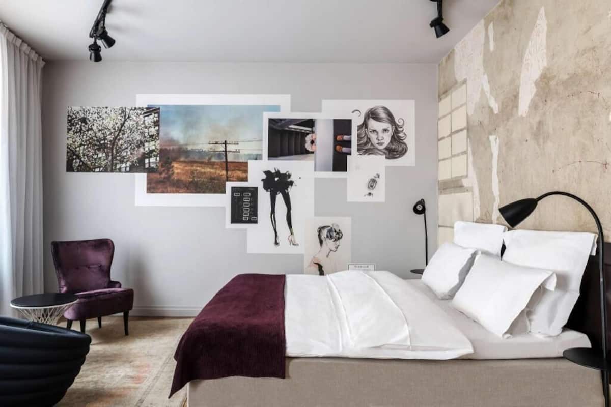 Premium bedding, pillowtop beds, in-room safe, individually decorated