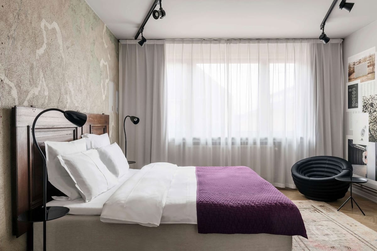 Premium bedding, pillowtop beds, in-room safe, individually decorated