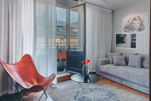 Premium bedding, pillow-top beds, in-room safe, individually decorated