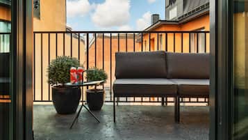 Premium bedding, pillowtop beds, in-room safe, individually decorated