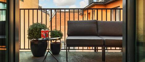 Premium bedding, pillowtop beds, in-room safe, individually decorated