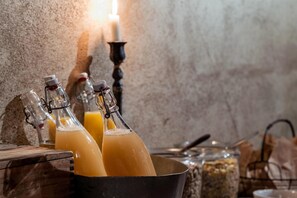 Colazione a buffet inclusa, servita nel weekend 