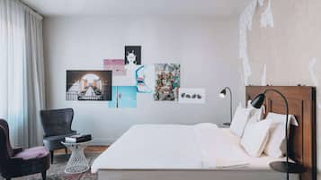 Habitación Deluxe, 1 cama King size | Ropa de cama de alta calidad y camas con pillow-top