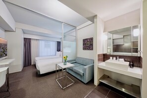 Executive Studio, 2 Twin Beds | Room amenity