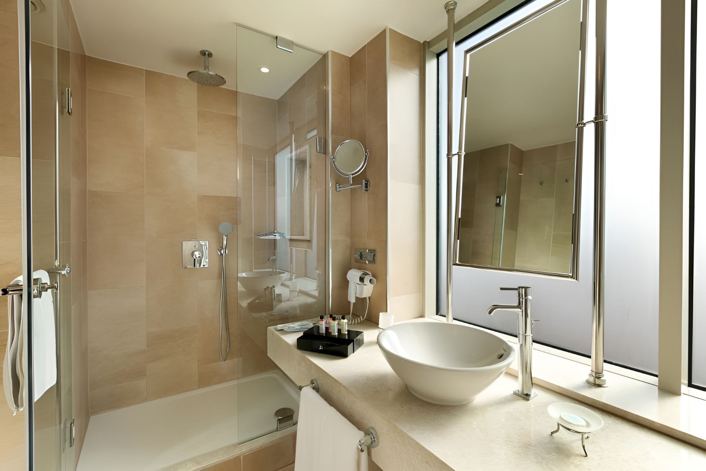 deluxe room, sea view | bathroom | free toiletries, hair dryer, bathrobes, slippers