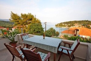 Appartement Deluxe, balcon, vue sur la mer | Terrasse/patio