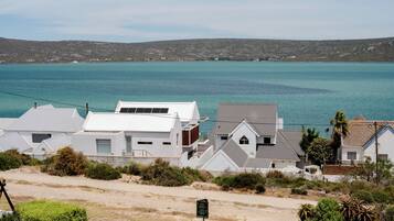 浪漫客房, 1 張特大雙人床 | 客房內保險箱、免費搖籃/嬰兒床、免費無線上網、床單