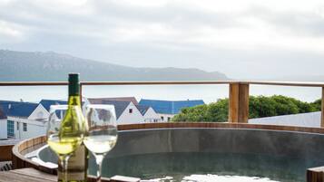 Lagoon View Wood-Fired Hot Tub