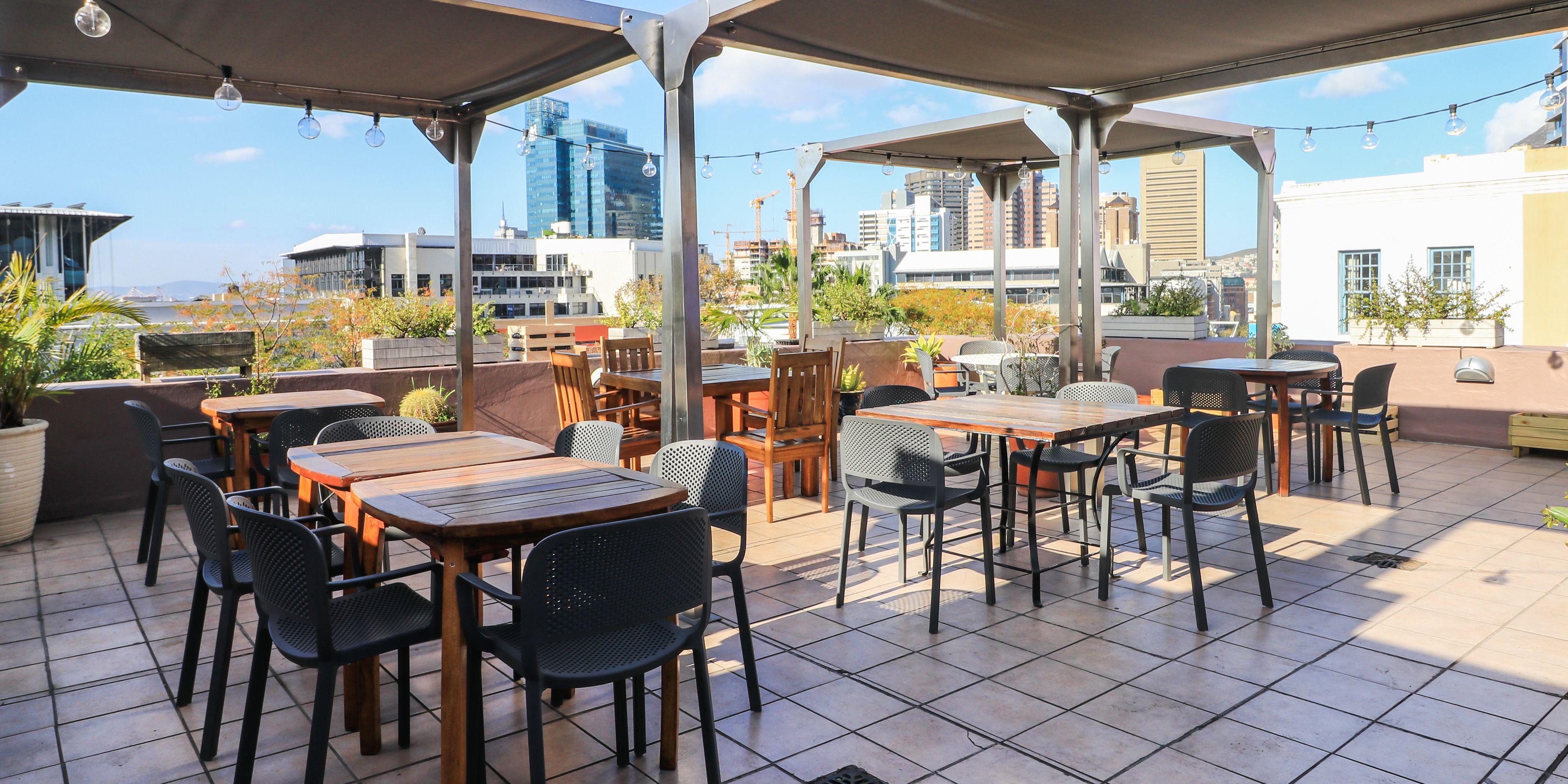 تقديم الإفطار والغداء والإفطار المتأخر