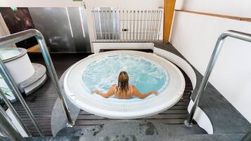 Indoor spa tub