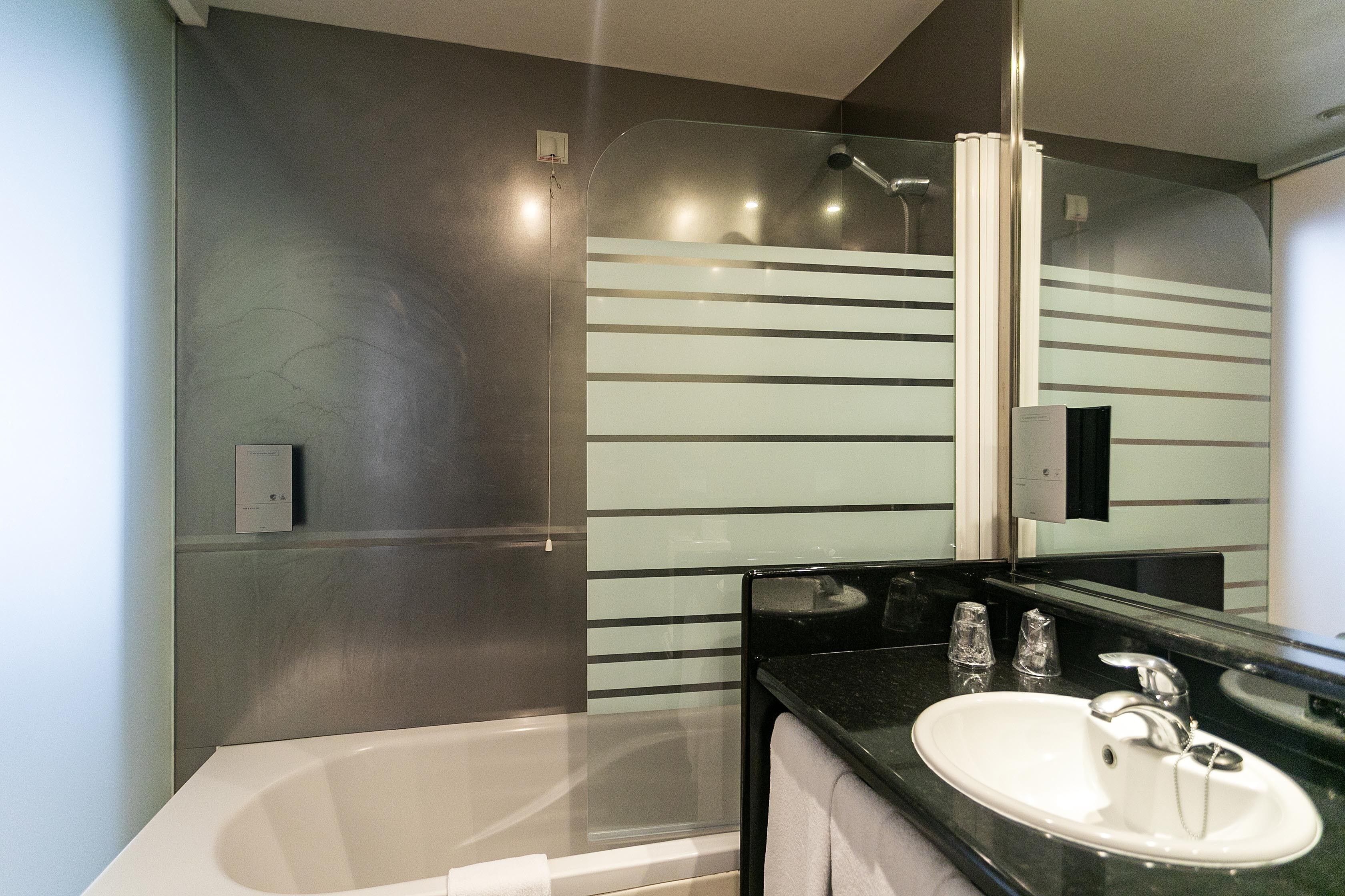 1 bedroom, blackout curtains, free wifi, bed sheets